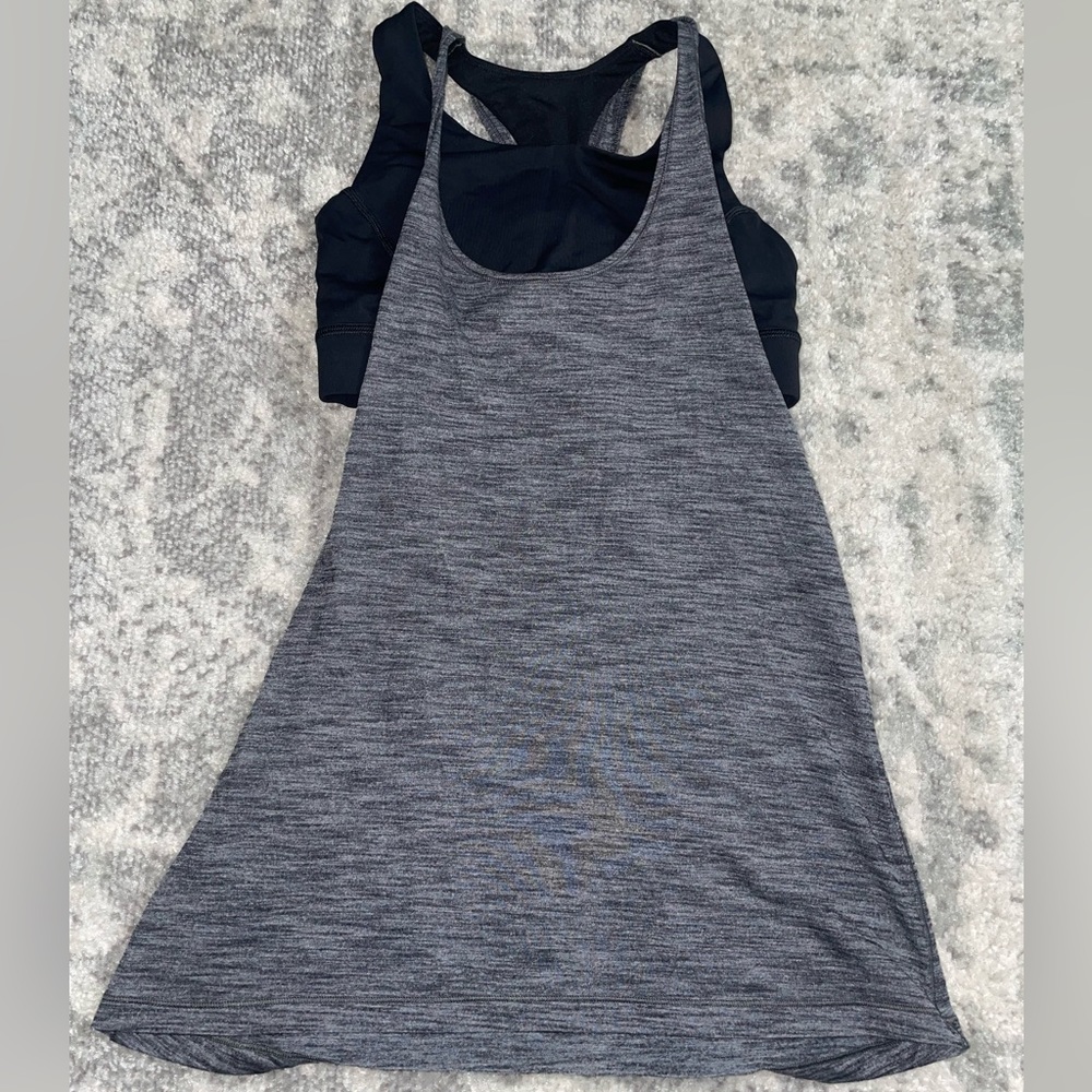 Lulu lemon Free To Be Wild tank w/ built in sports bra, size 6, grey and black